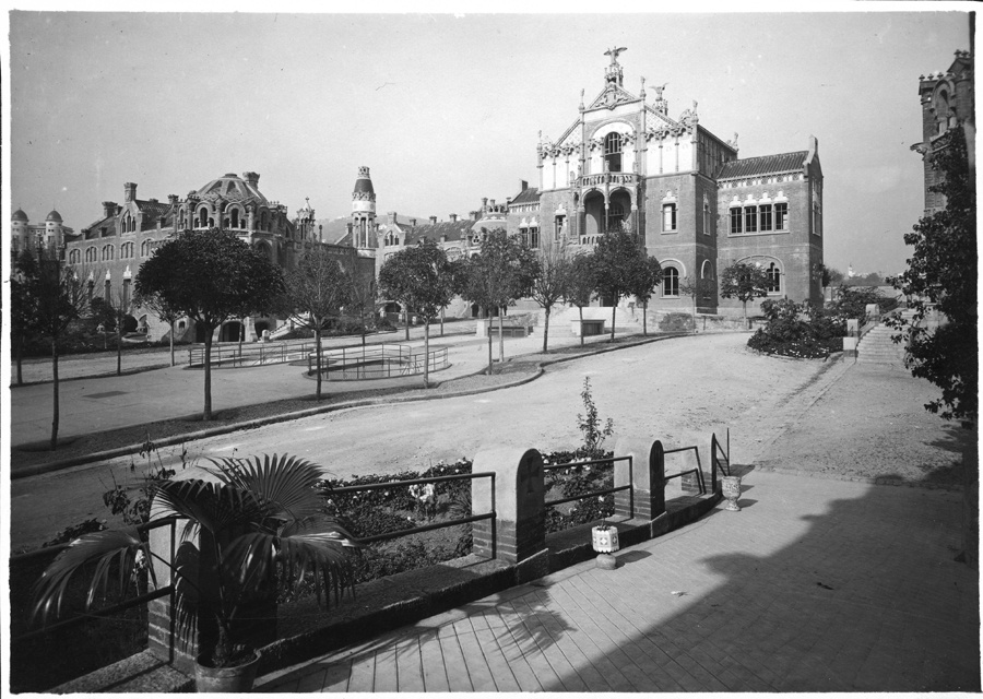 Historic photograph of the Operations House of the Hospital de Sant Pau