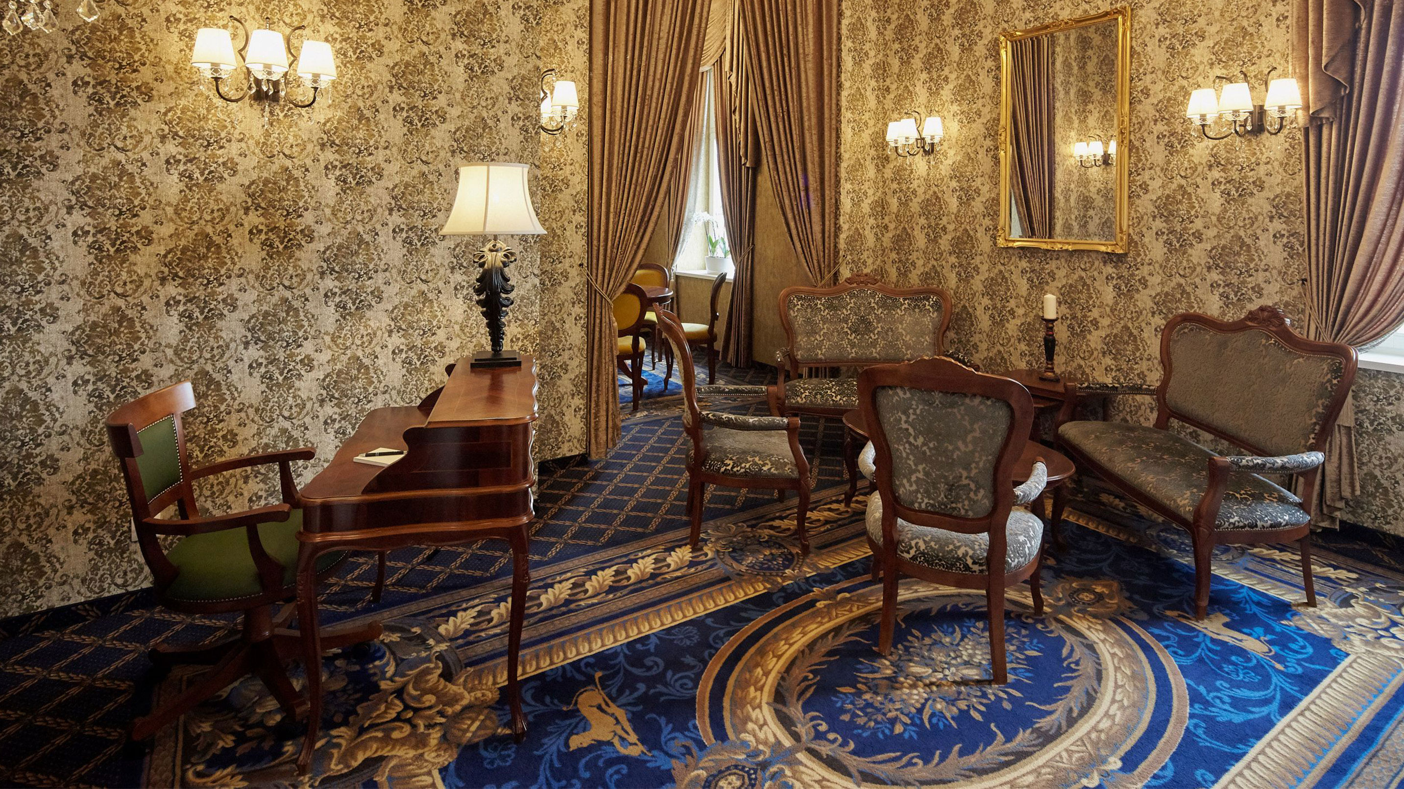 Da Vinci Suite Salon (Corinthian)