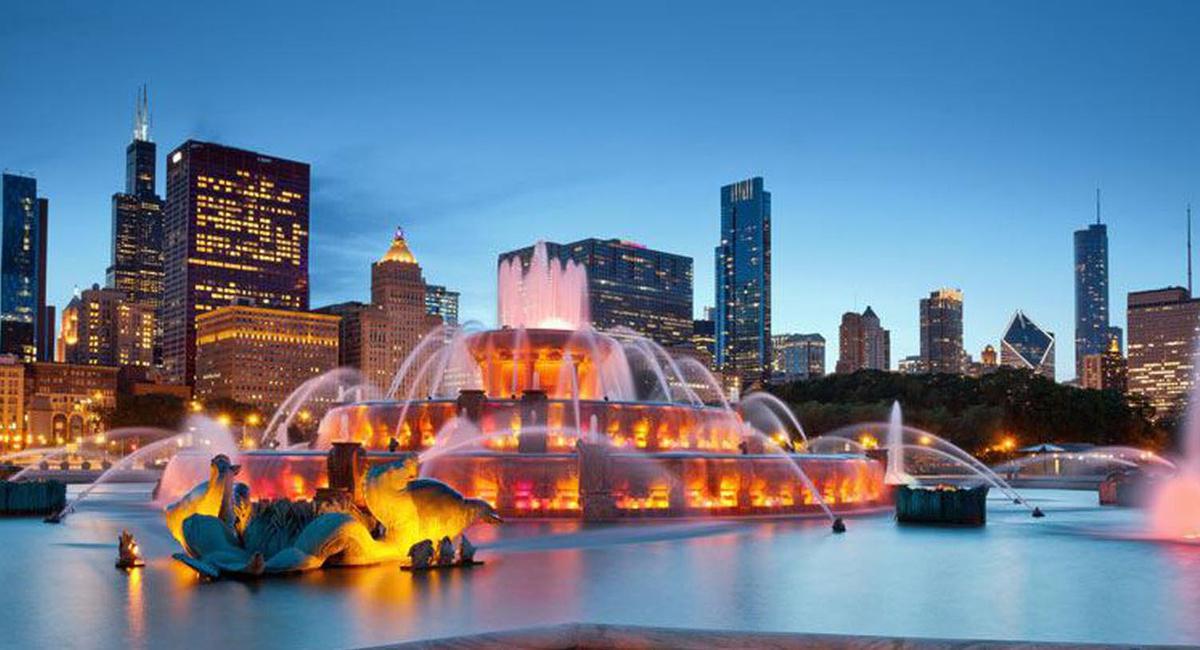 Image of Buckingham Fountain in Chicago, Chicago Silversmith Hotel & Suites, Overview Video