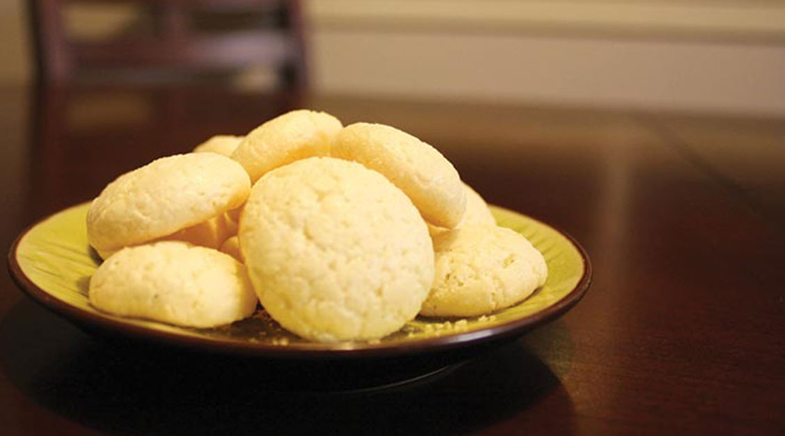 HOTEL DU PONT'S Almond Macaroons