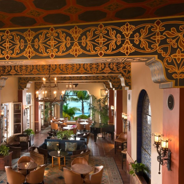 Image_of_ceiling_detail_in_lobby_at_La_Valencia_Hotel_1926_Member_of_Historic_Hotels_of_America_in_La_Jolla_California.png