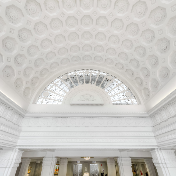Image_of_domed_ceiling_over_entryway_at_Hamilton_Hotel_1851_Member_of_Historic_Hotels_of_America_in_Washington_DC.png