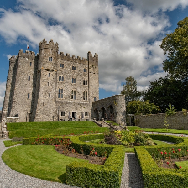 Kilkea_Castle.jpg