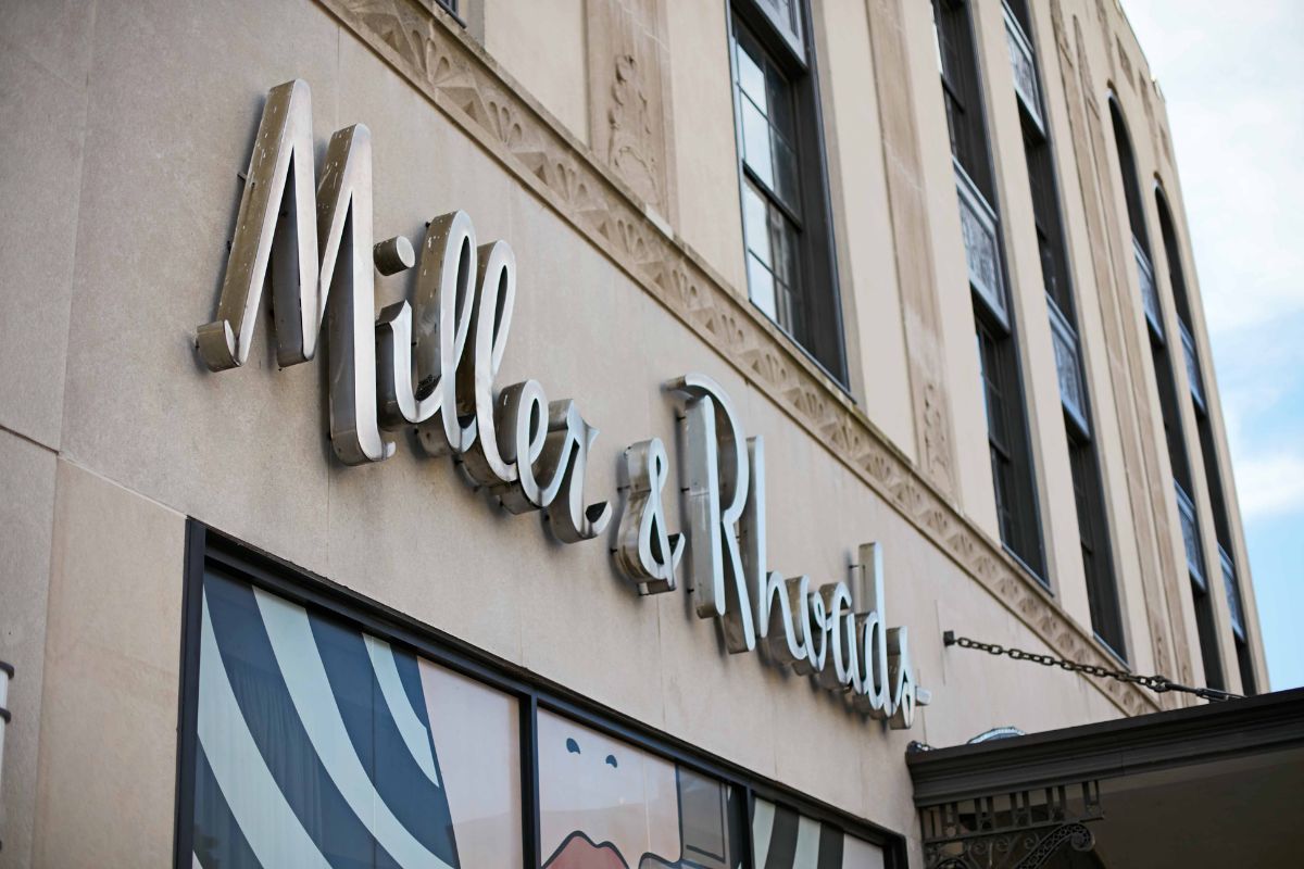 Image of signage at Hilton Richmond Downtown (1885), a member of Historic Hotels of America since 2024. Pictured is a large sign for the former department store.