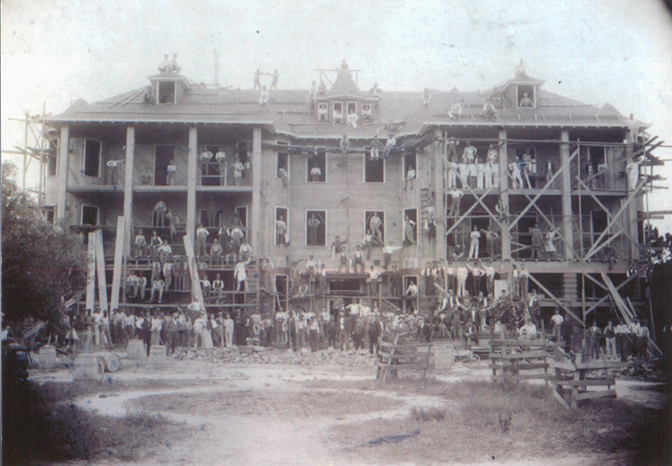 Construction of Sans Souci Cottage at Jekyll Island Club in 1896