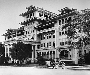 Moana Surfrider, A Westin Resort & Spa