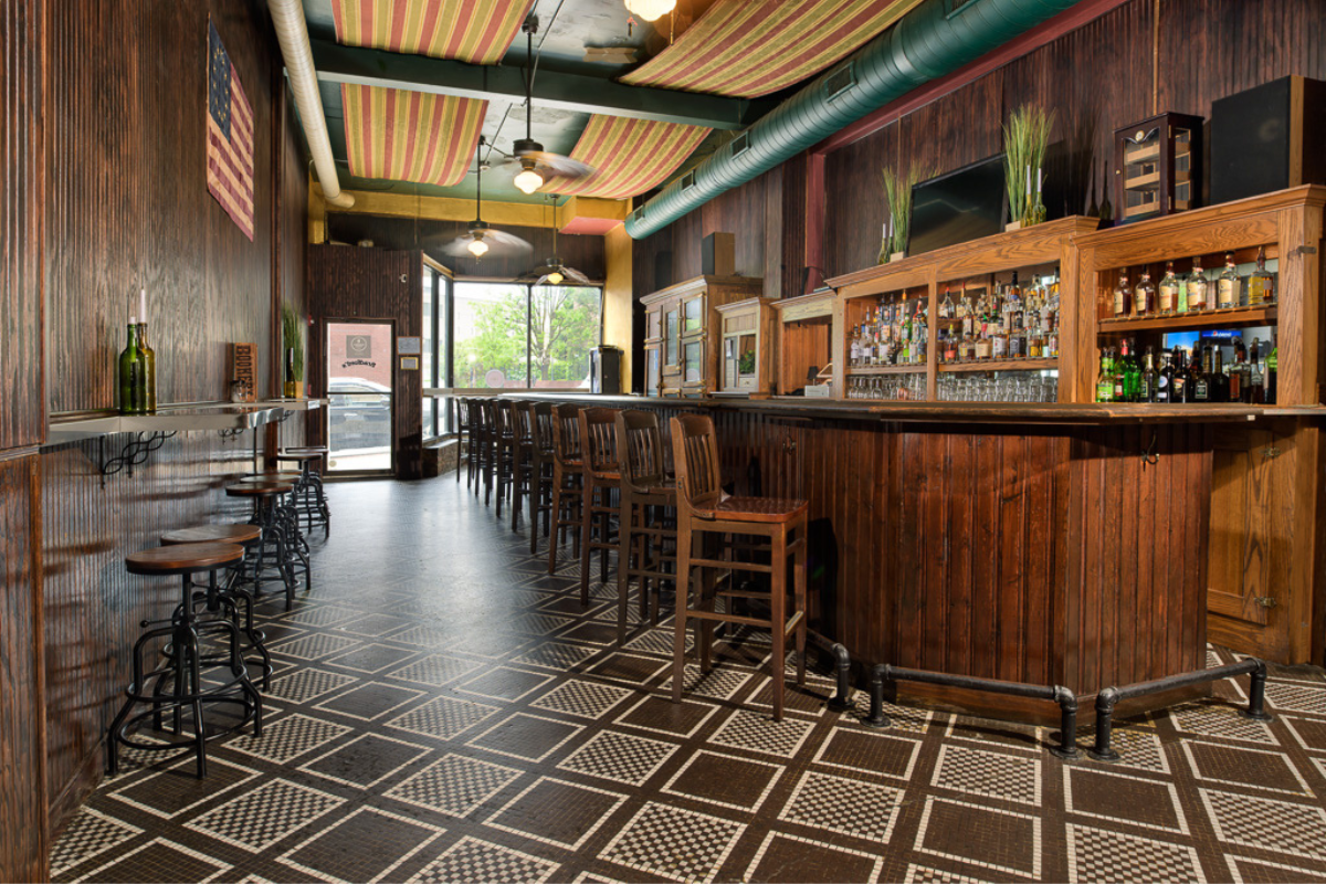 Image of Bradford's Lounge at the George Washington Hotel in Washington, Pennsylvania, is a member of Historic Hotels of America since 2023.